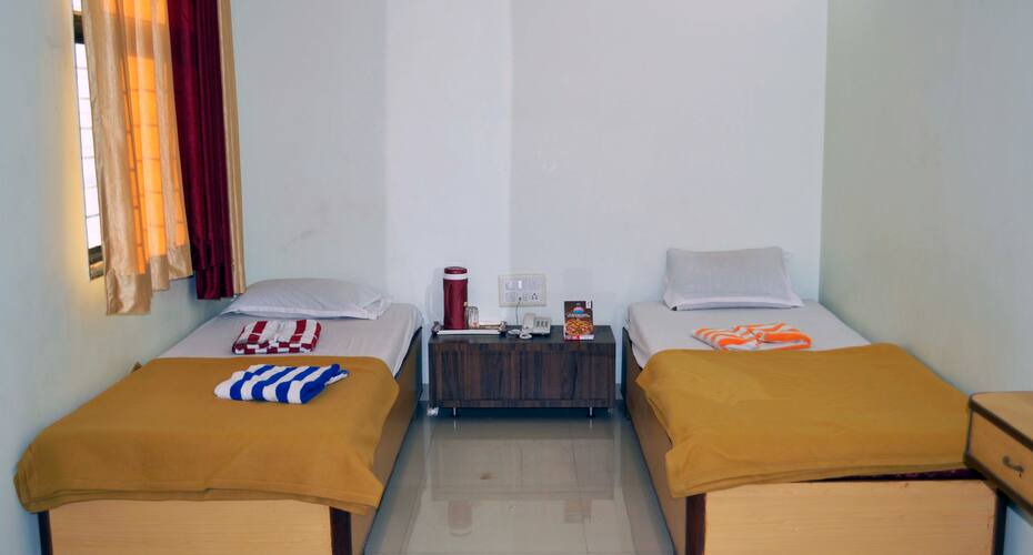 Hotel Sai Arpan Pimpal Wadi Road, Shirdi 4